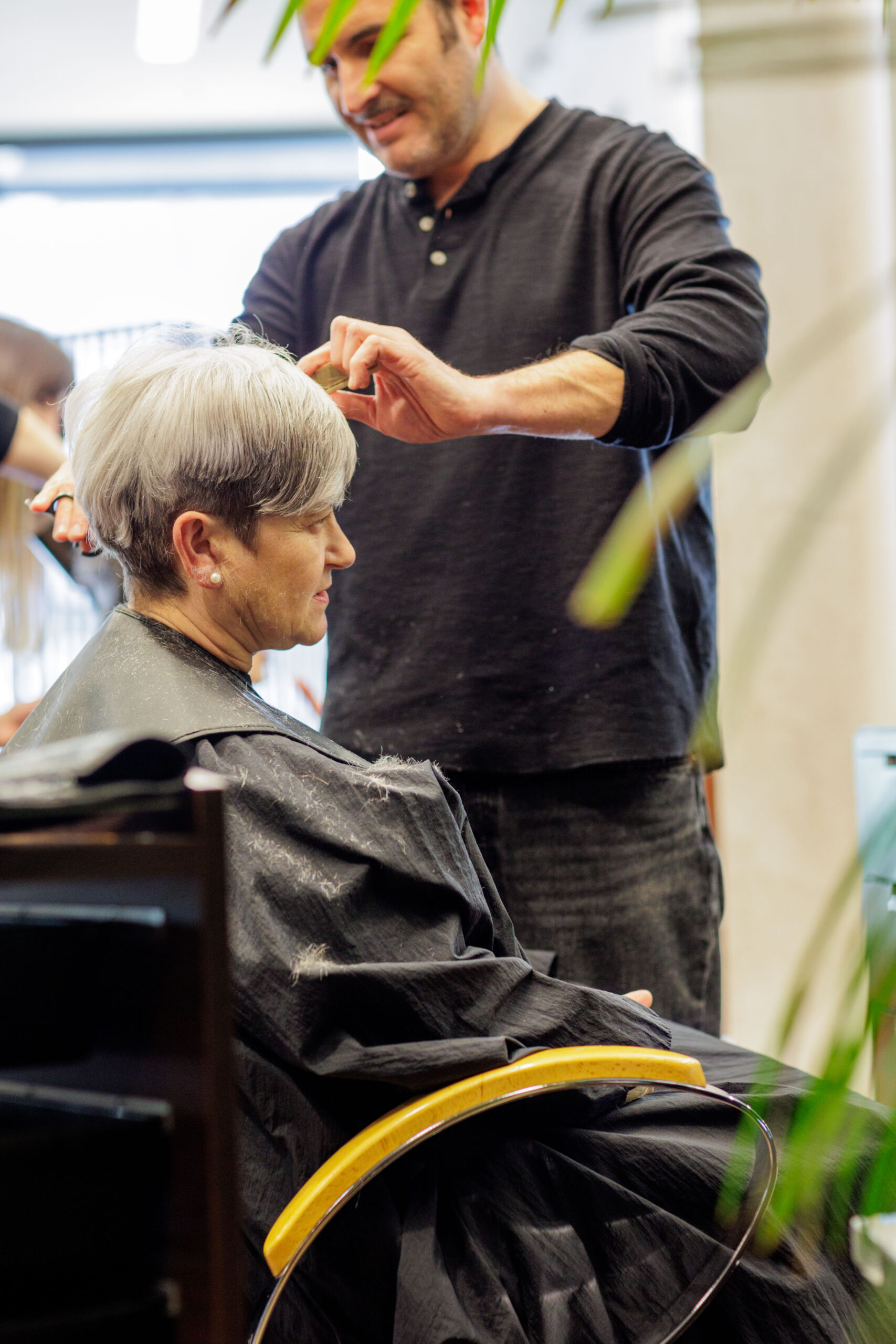 Bono de corte para mujer en Alonsos peluqueros